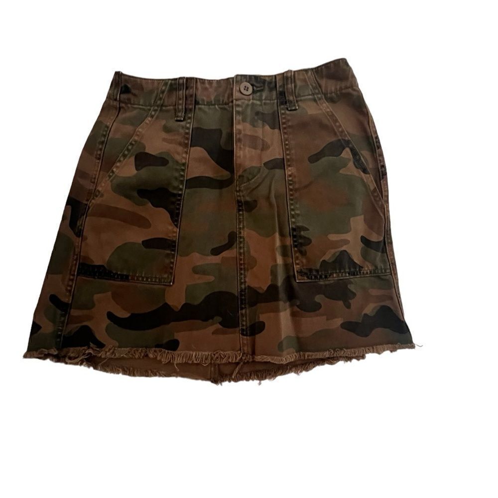BLANKNYC camouflage skirt. 